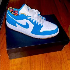 Jordan 1 Low SE: Barcelona Cyber Teal
Color way: Cyber Teal/Cyber Teal-White